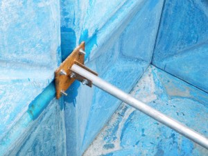 Pemasangan besi pipa penguat tangki panel frp