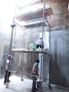 Pelapisan fiberglass bisa untuk bak beton, tangki baja dan lantai 