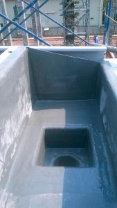 Box kontrol +corong terpasang di talang untuk menyalurkan air hujan ke drainase