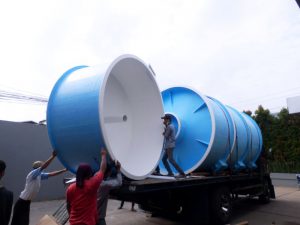 Bak fiberglass kuat dan ringan bertahan sehingga 5 tahun lebih
