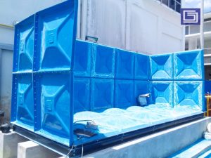 Photo Panel fiberglass proses perakitan di site.