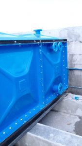 Flange tangki panel fiberglass untuk menyambung pipa pvc atau baja .