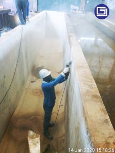 Melakukan grinding sehingga permukaan bersih.