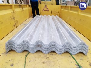 Tipe Gelombang besar atap fiberglass , bergaransi 15 tahun untuk tidak bocor.