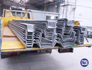 Pengiriman talang fiberglass custom untuk proyek Stasiun KIA Garut.