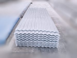 ky glowing fiberglass tipe Gelombang kecil , produksi dengan continuous laminating mesin .