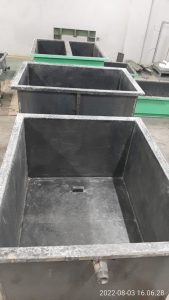 Pekerjaan pelapisan fiberglass sangat cepat dan mudah pemeliharaan.