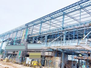 Proses pemilihan menggunakan bahan apa utuk talang air juga lama, pemilik pabrik sangat dilema, karena harga talnag air fiberglass dua kali lipat daripada talang air berbahan zincalume.