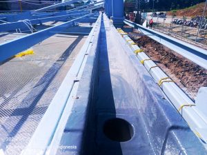 Talang air fiberglass area Kanopi pabrik.