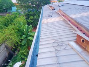 Talang fiberglass kekuatan seperti stainless, tapi harga jauh di bawa itu. 